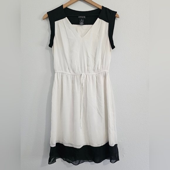 Enfocus Studio • Colorblock Dress - Picture 1 of 9